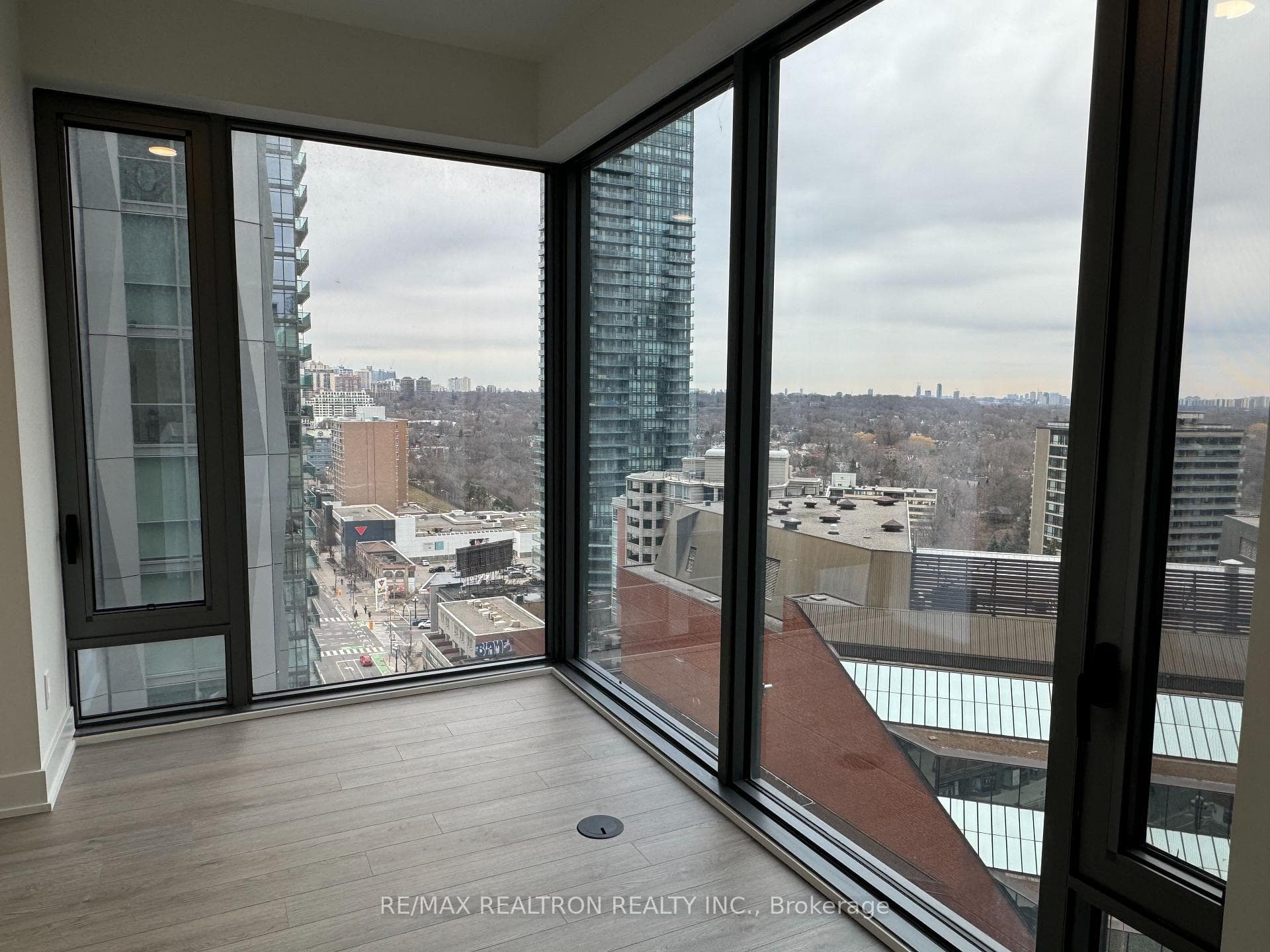8 Cumberland Street Unit 1508 photo 6