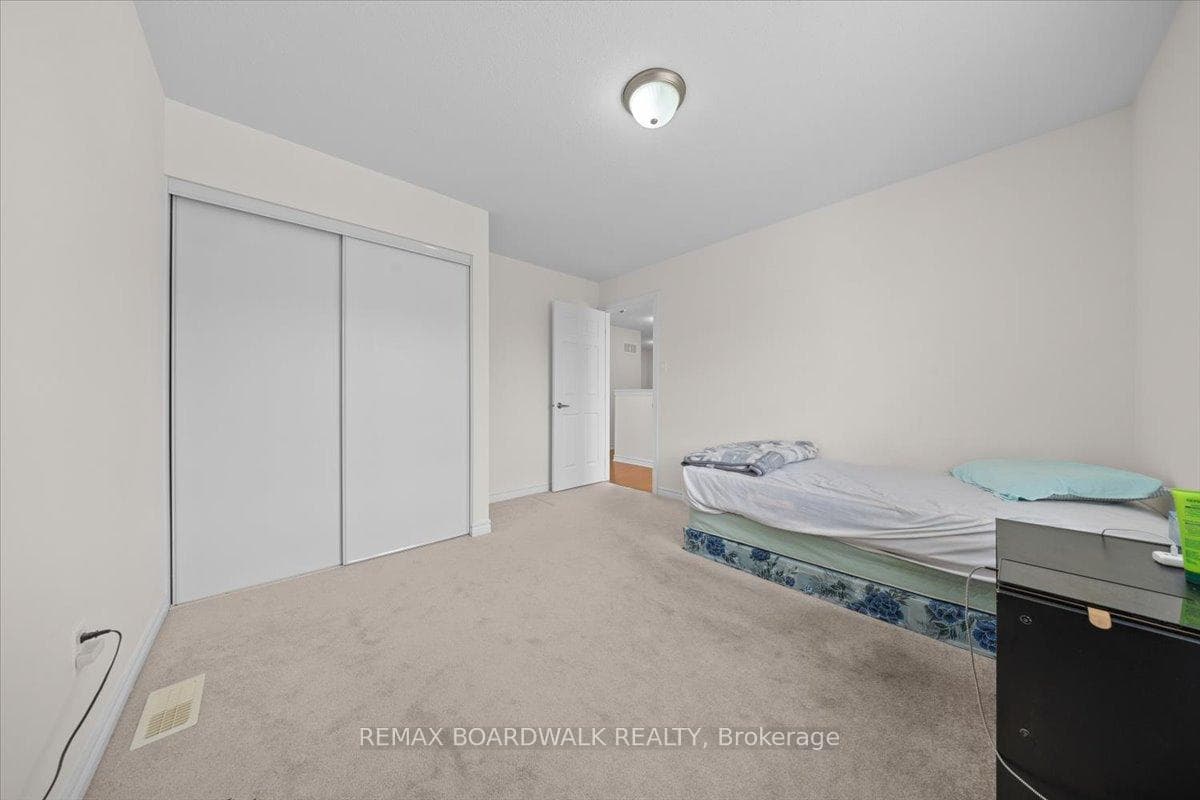 336 Gallantry Way photo 29