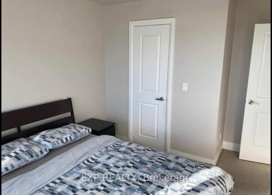 55 Speers Road Unit 213 photo 17