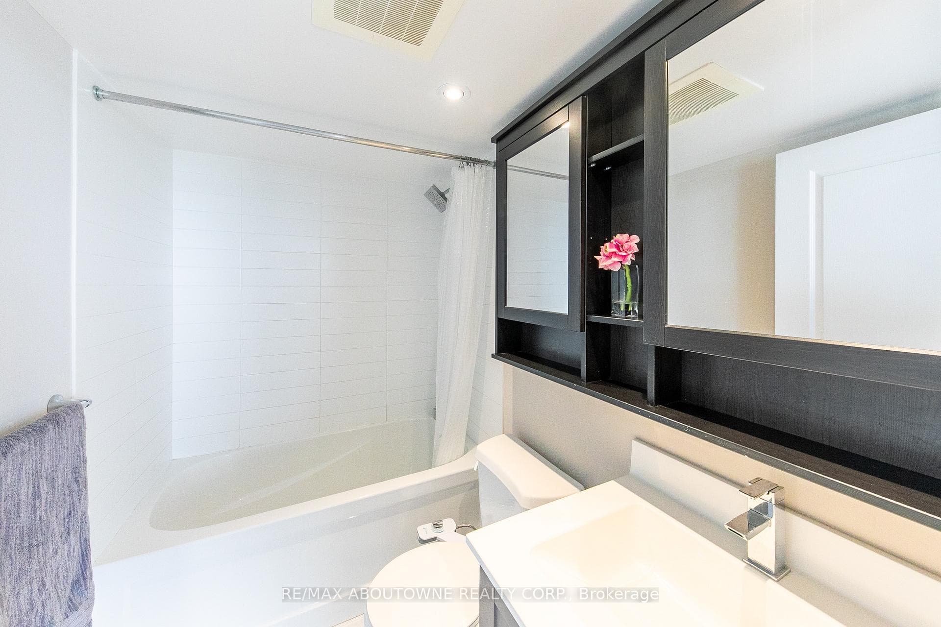 Primary ensuite bathroom