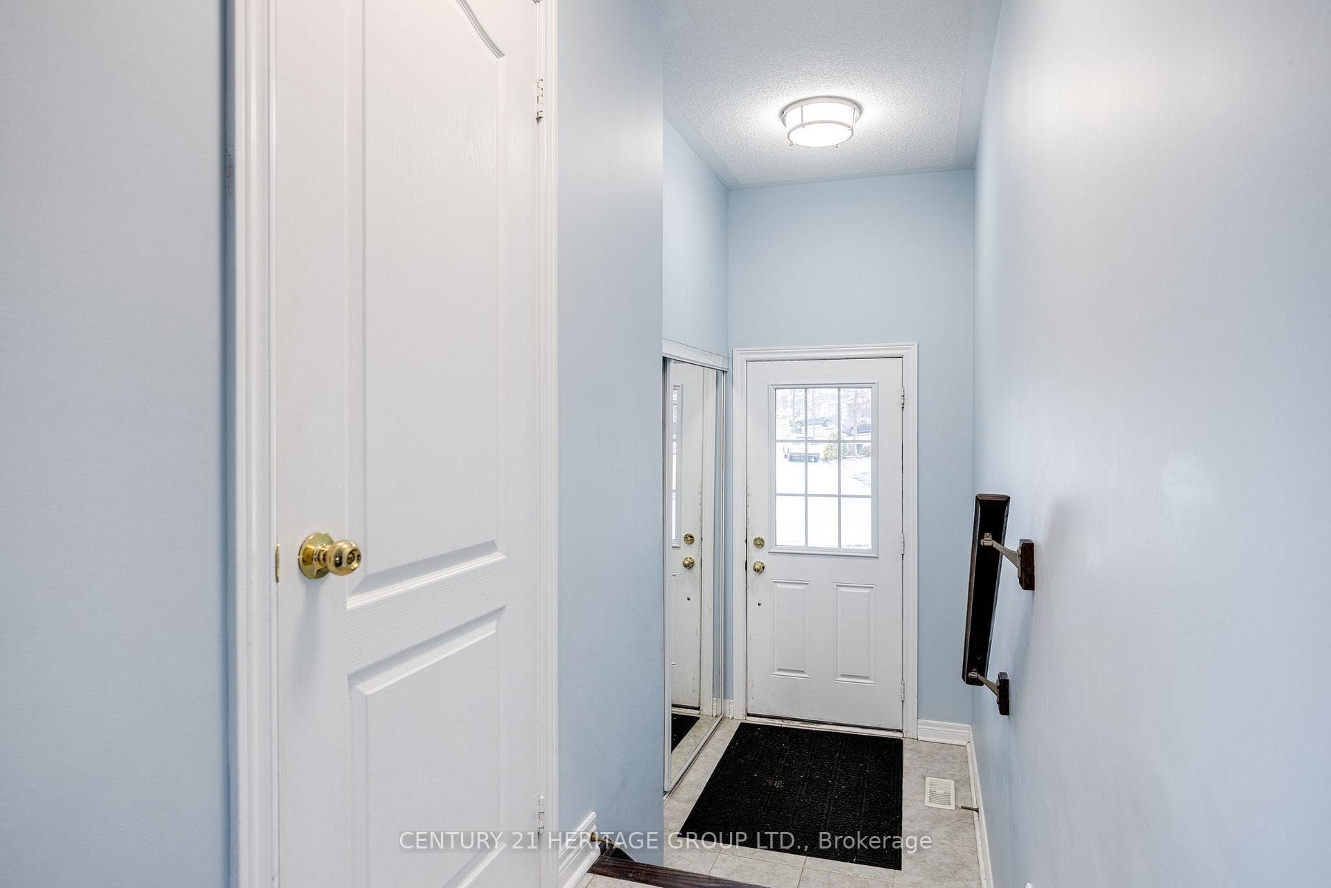 86 Four Seasons Crescent photo 16