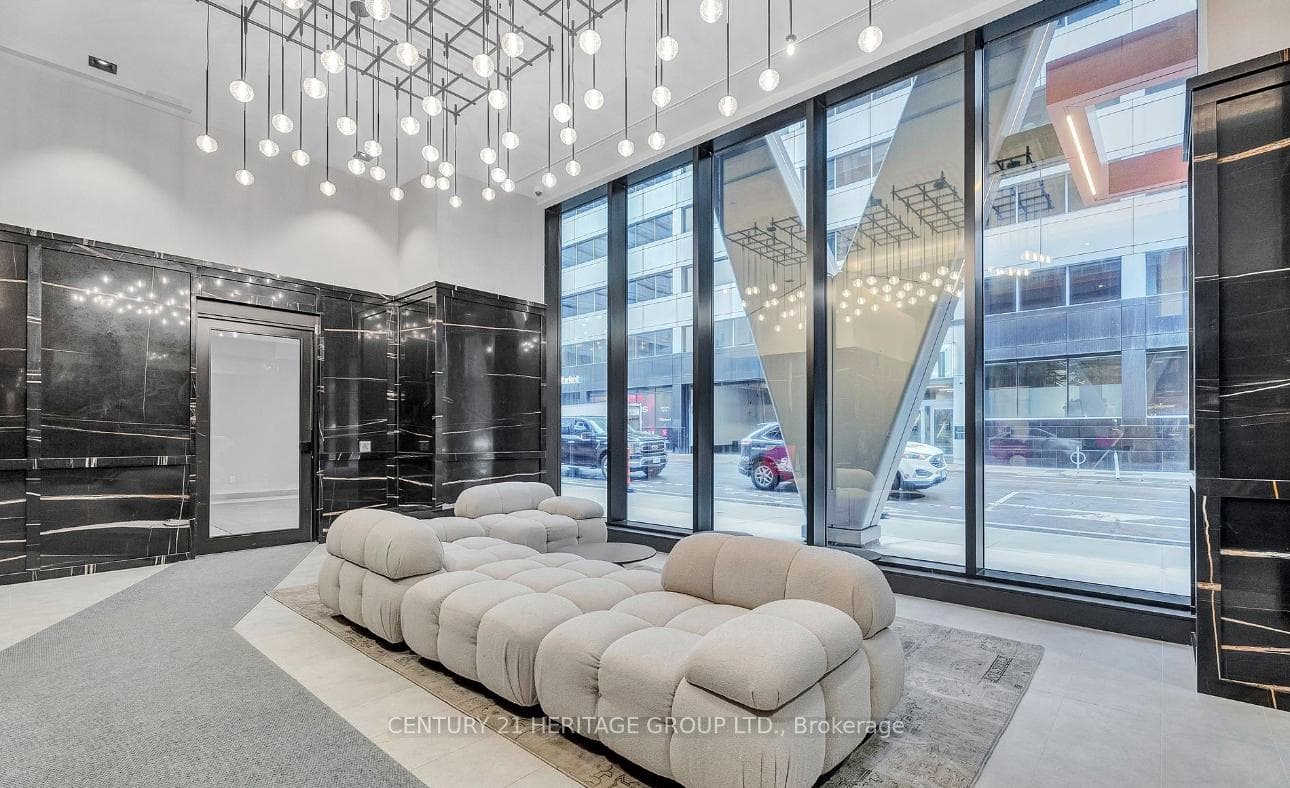108 Peter Street Unit 2613 photo 4