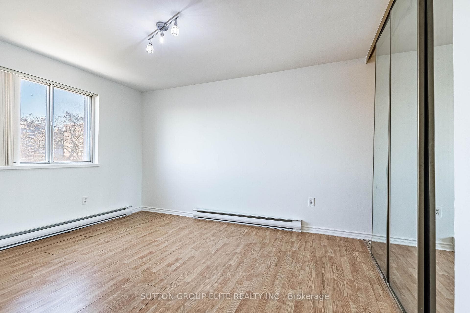 1660 Bloor Street Unit 502 photo 34