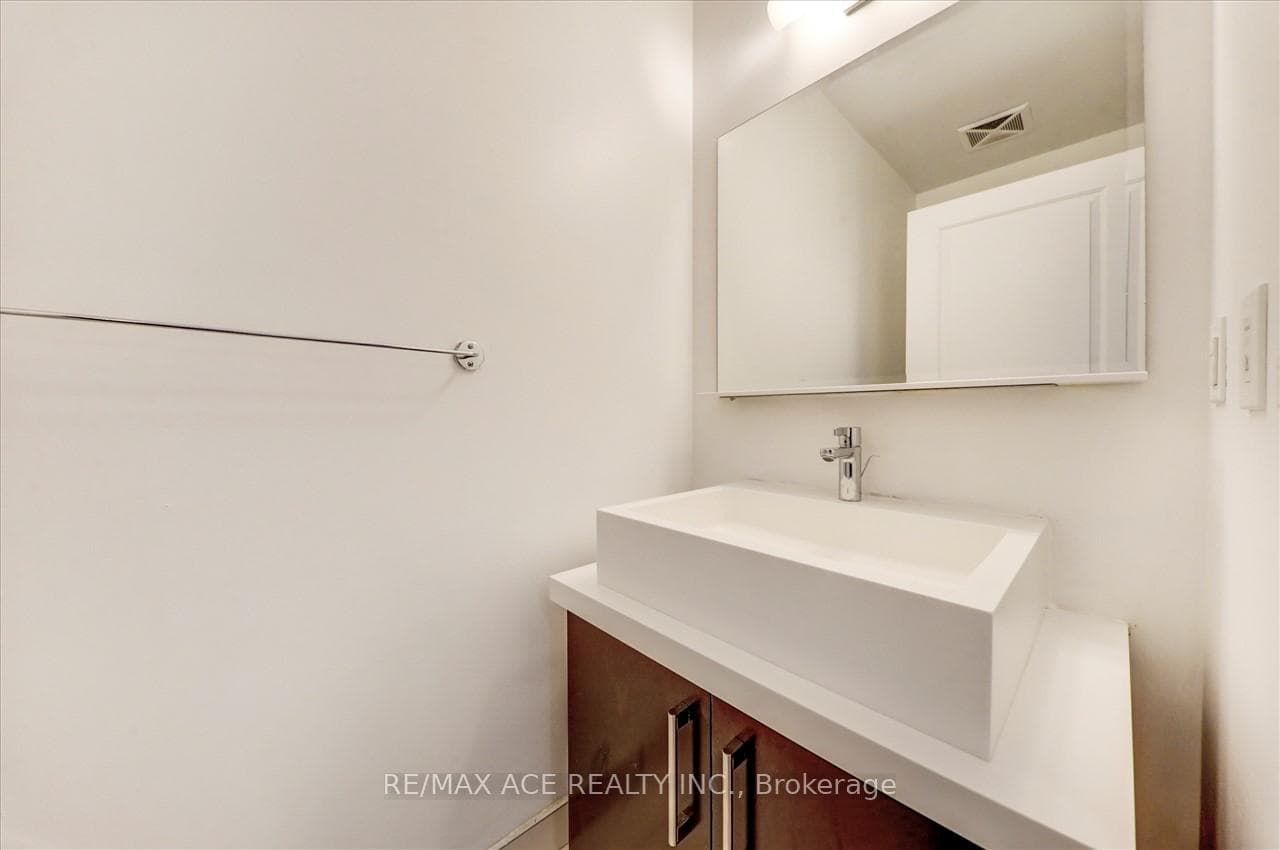 65 St Mary Street Unit 4209 photo 13