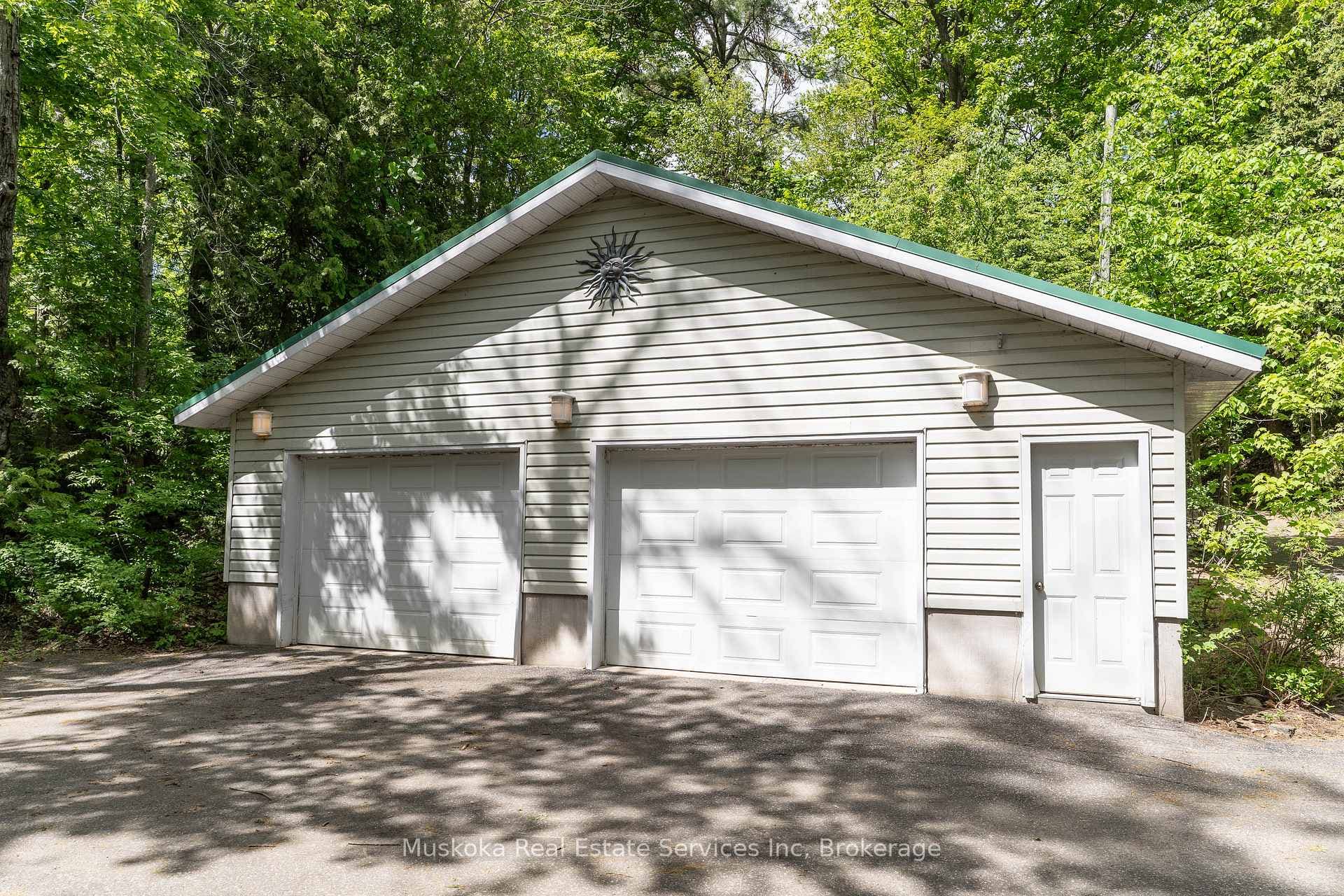 Excellent Condition. Steel Roof.