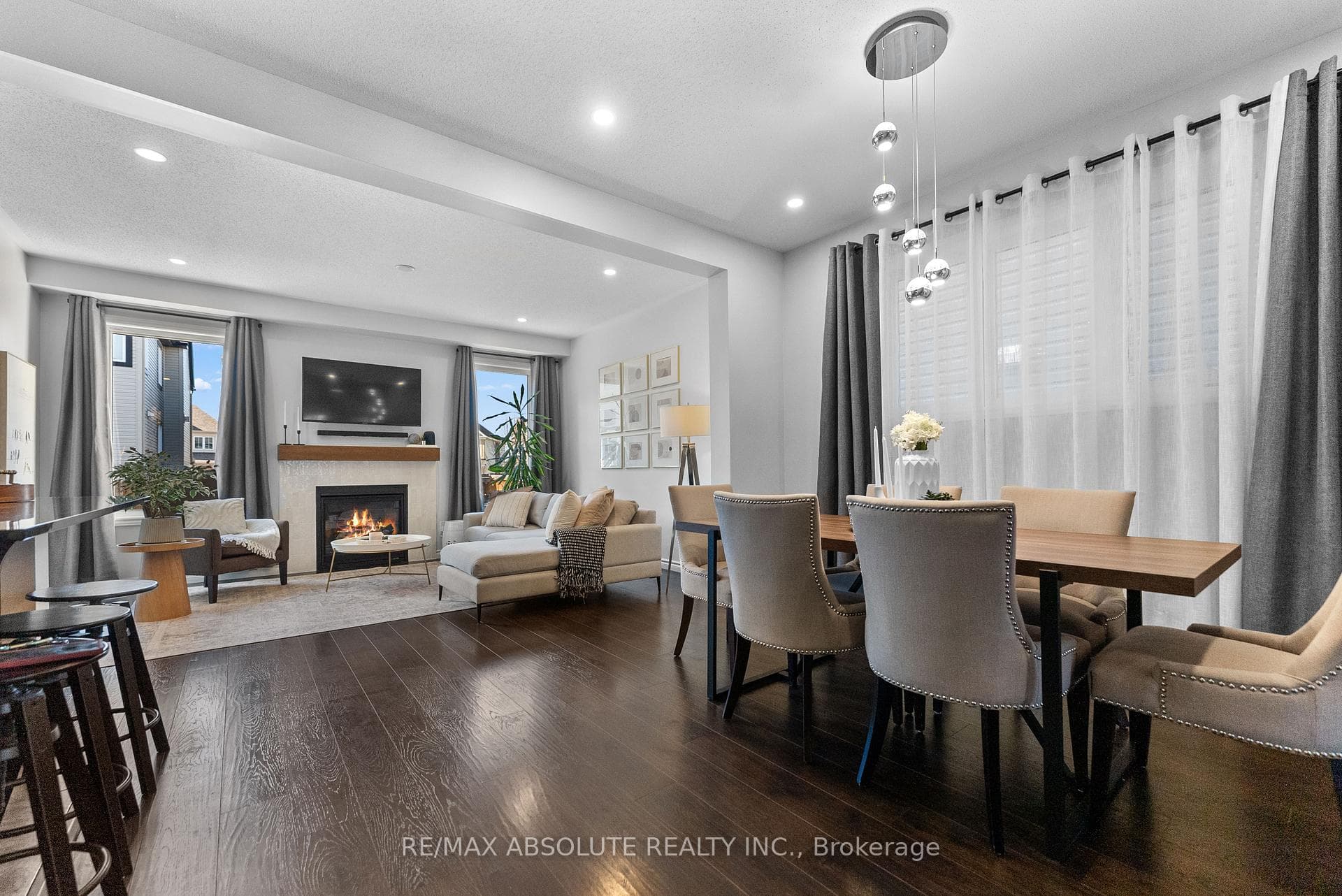 Beautiful open concept w/pot light & gas fireplace