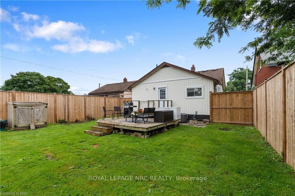 126 Catherine Street photo 25