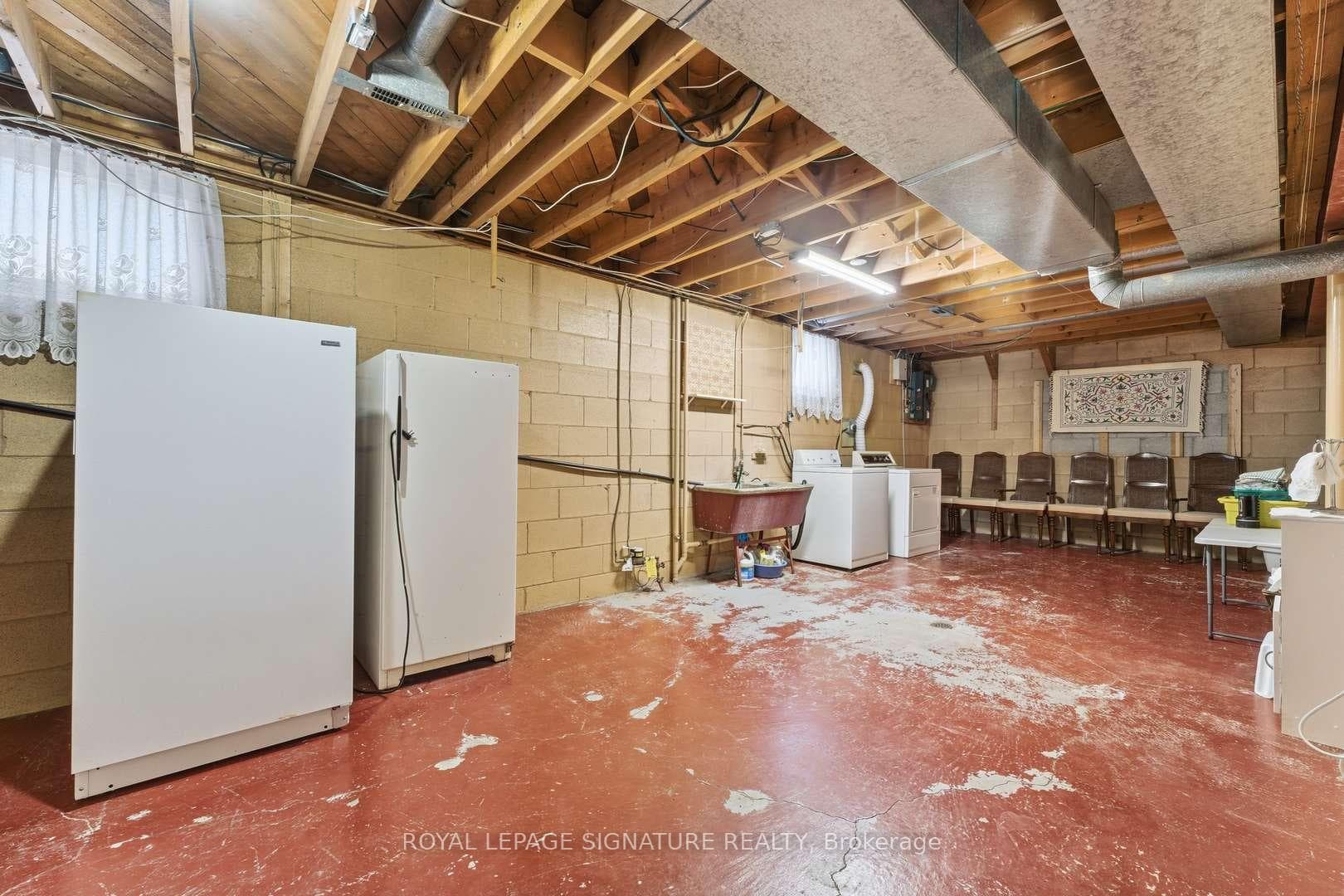 153 Lynnbrook Drive photo 30