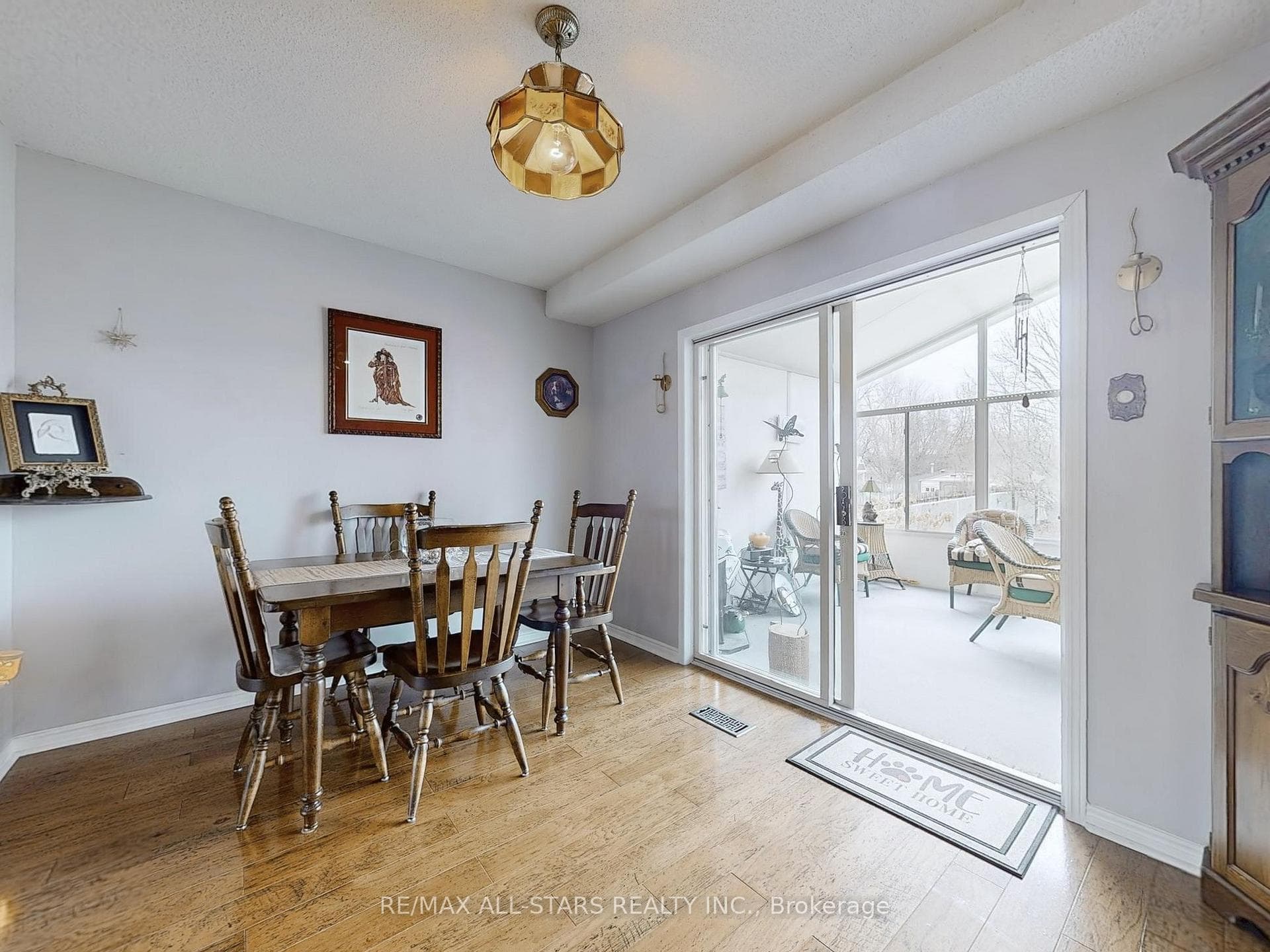 287 Hollywood Drive photo 11