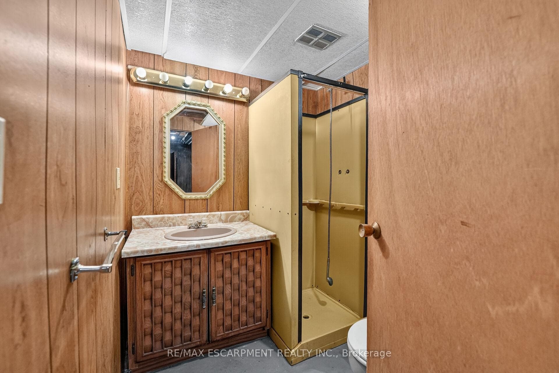 219 Fiddler's Green Road photo 28