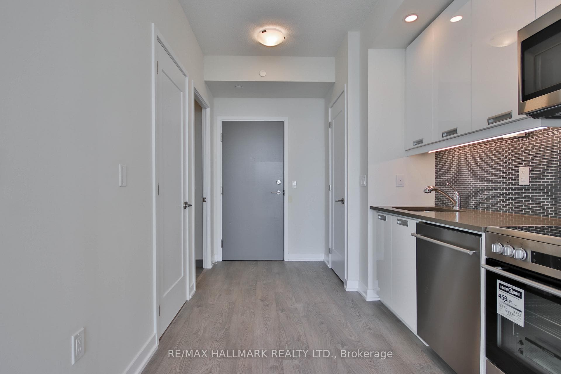 99 John Street Unit 4003 photo 3