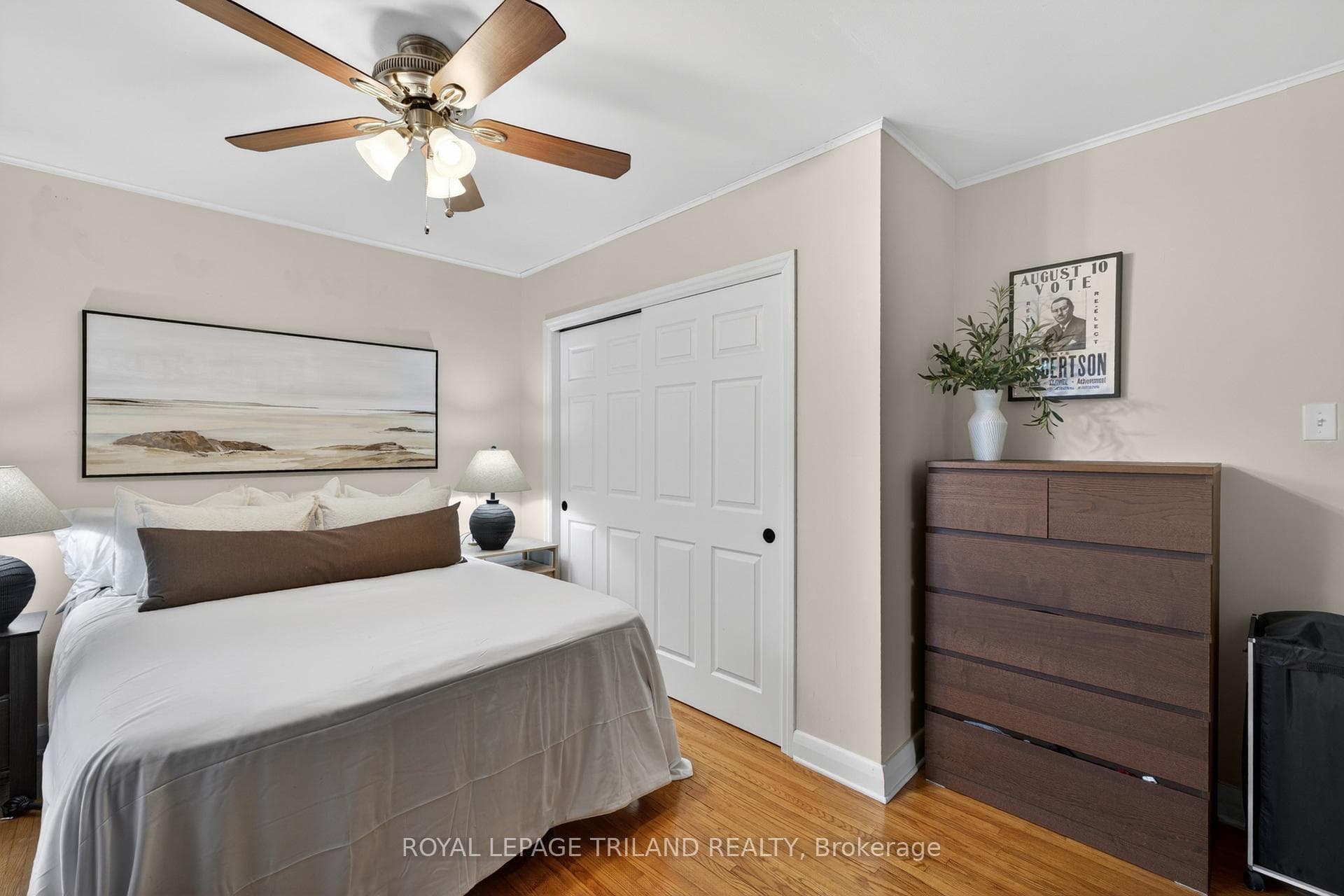 706 Victoria Street photo 18
