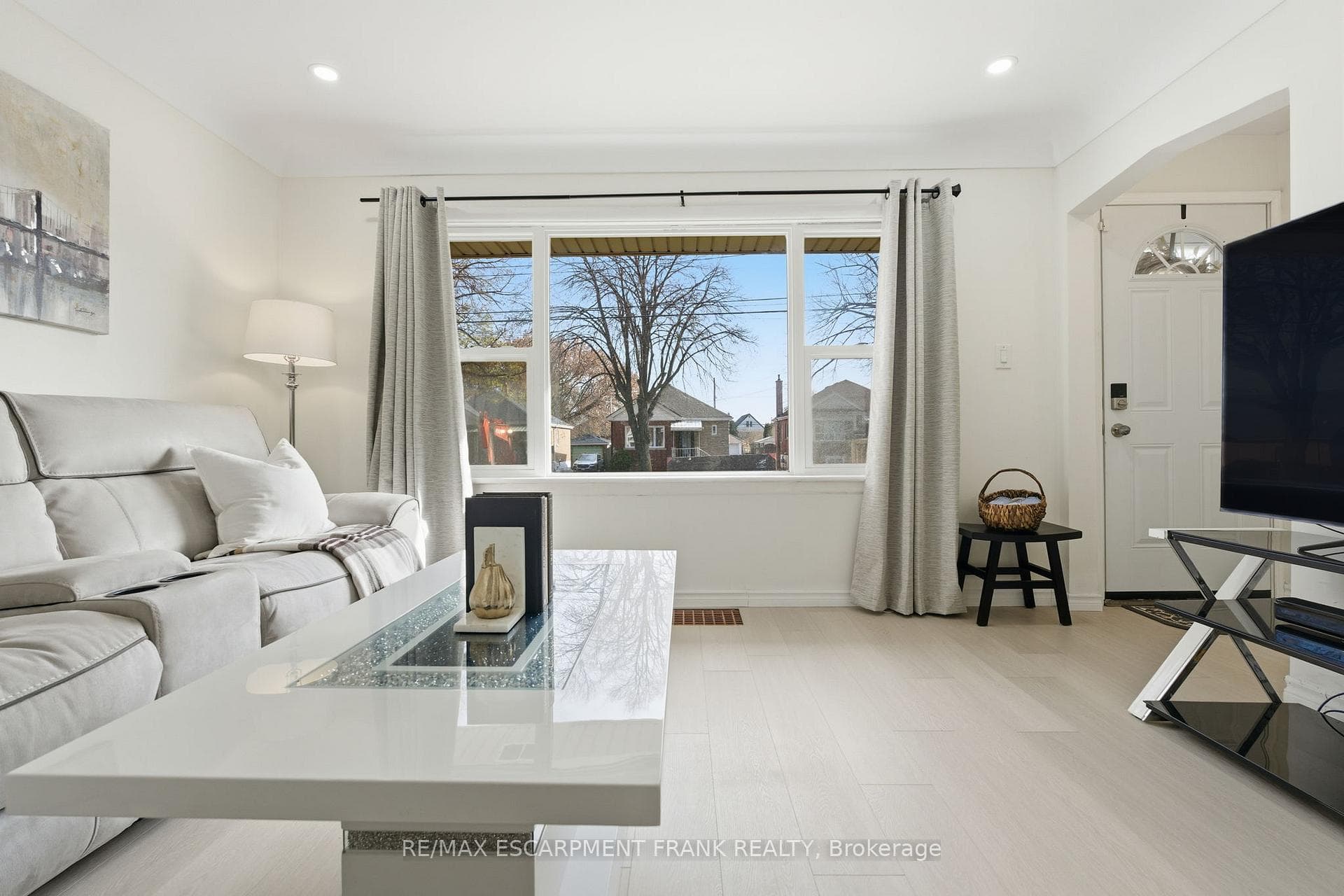 352 East 28th Street photo 10