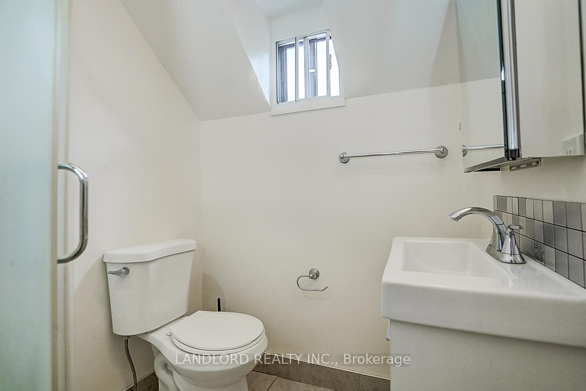 92 Neville Park Boulevard Unit Upper Unit photo 31