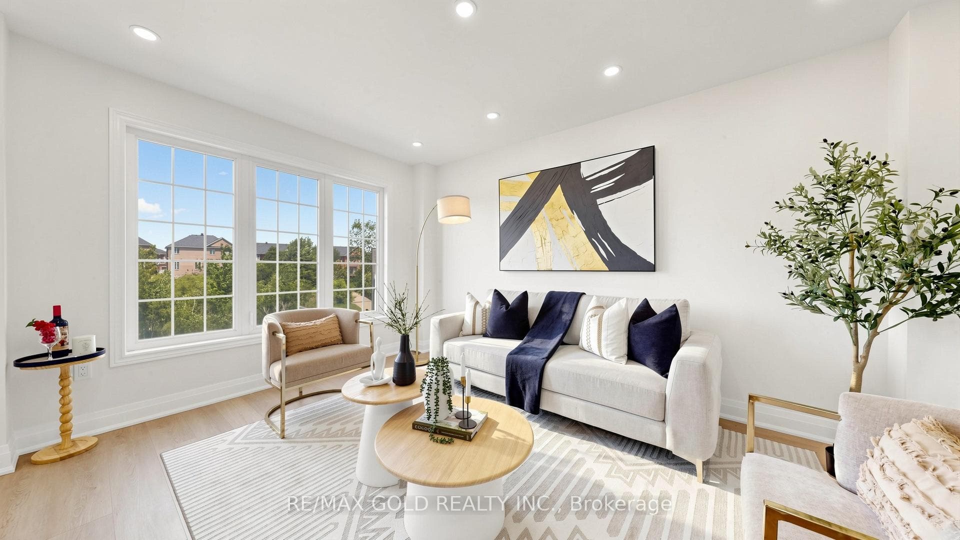 9 Edgewater Court photo 9
