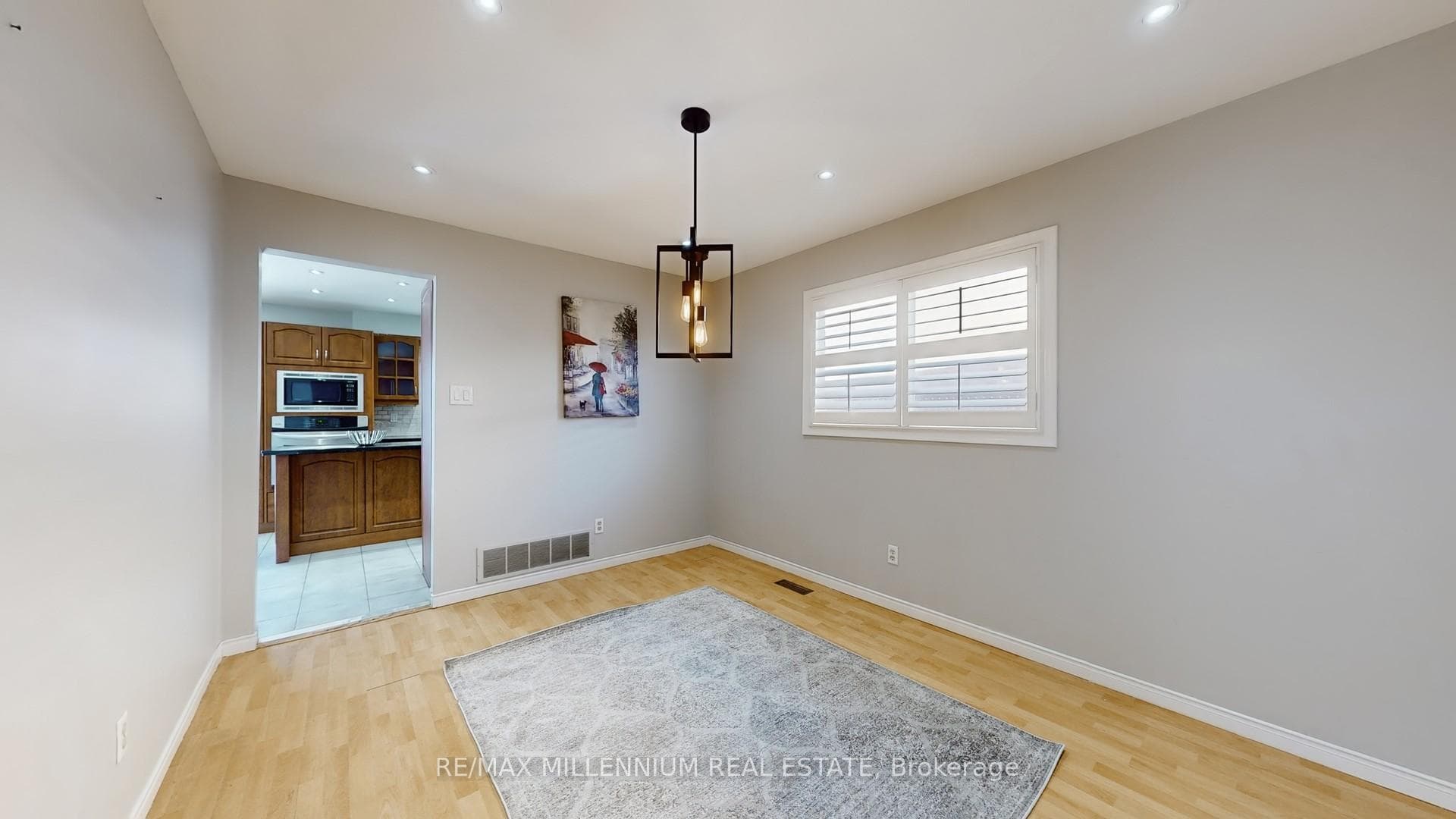 27 Dundalk Crescent photo 7
