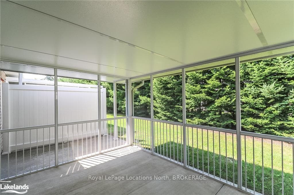 48 CLOVER Crescent photo 26