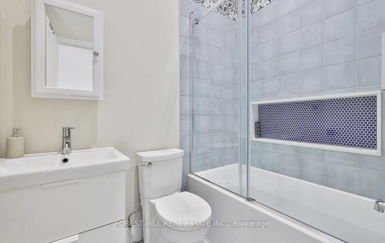 994 Dundas Street Unit 1 photo 8