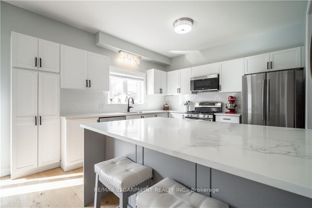 39 Pebble Valley Avenue photo 9