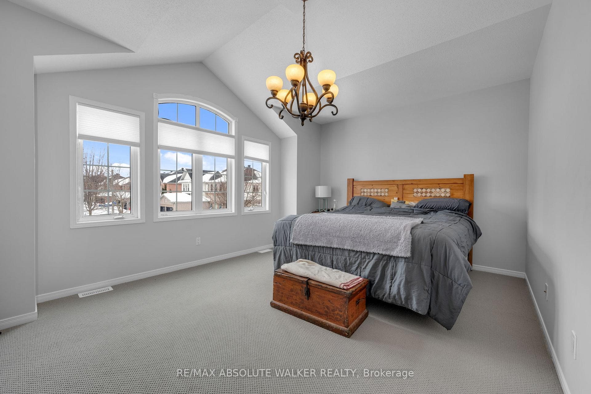 2351 Glandriel Crescent photo 23