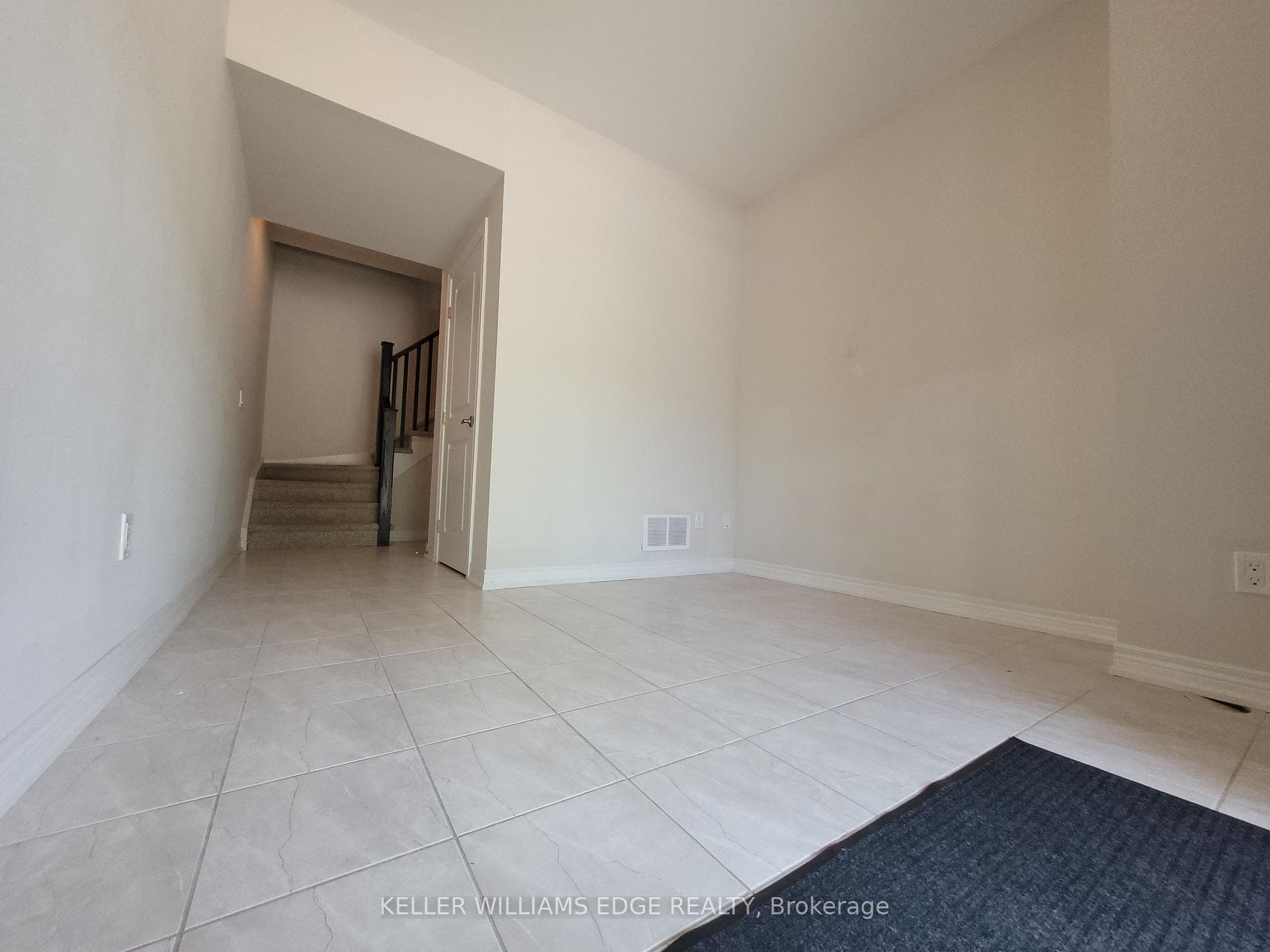 18 Lakefront Drive photo 5