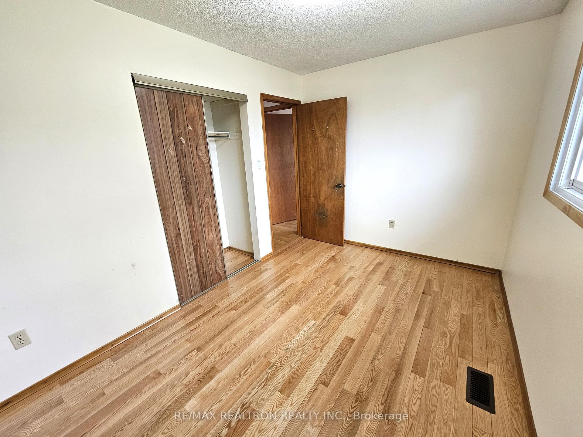 2nd Bedroom_537 Lisbon Ct.