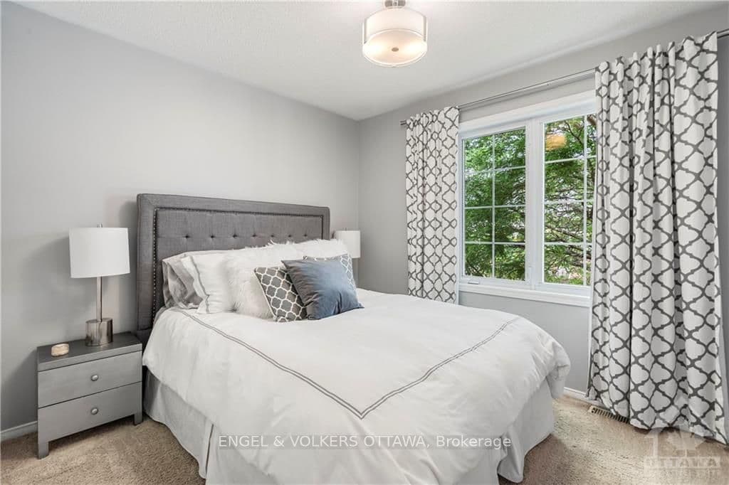 20 SPALDING Avenue photo 23