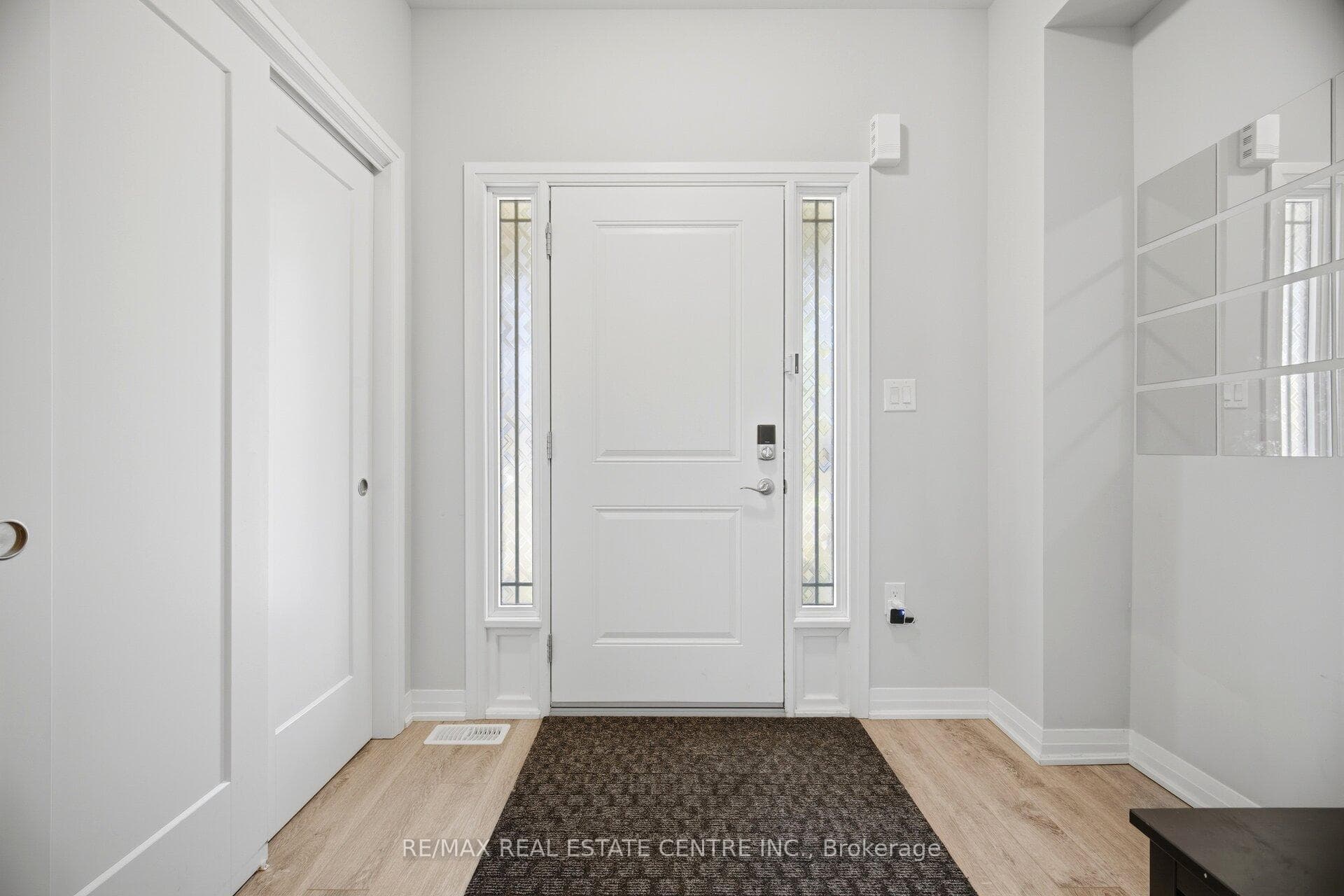 4 Laguna Village Crescent photo 7