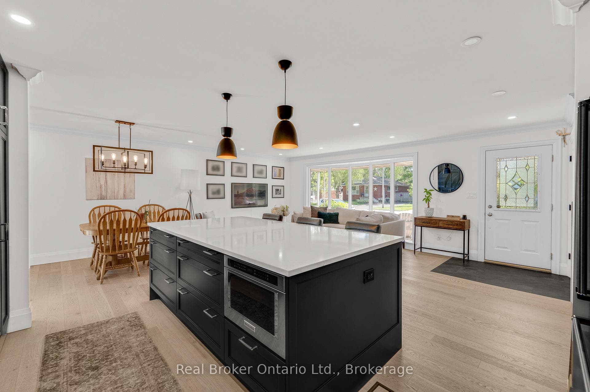 377 Duncombe Drive photo 12