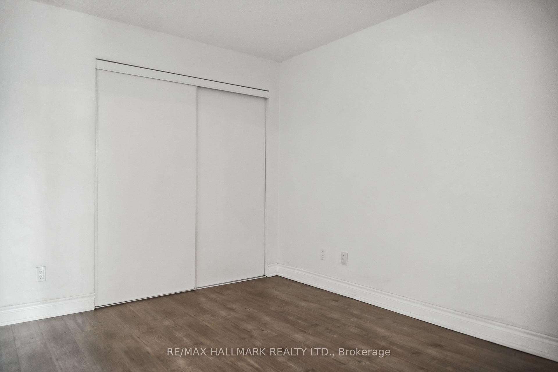 410 Queens Quay Unit 919 photo 18