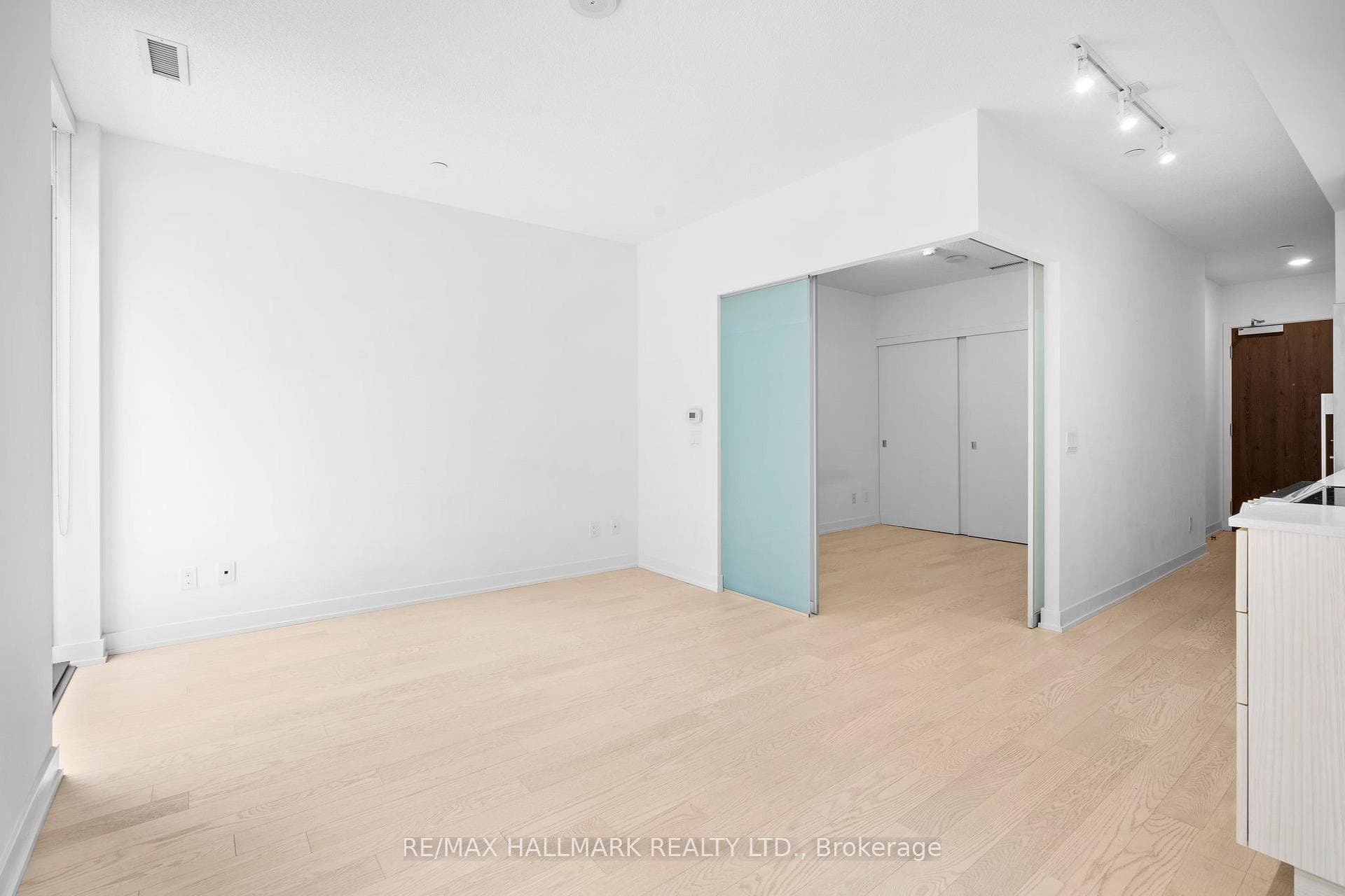 25 Richmond Street Unit 218 photo 9