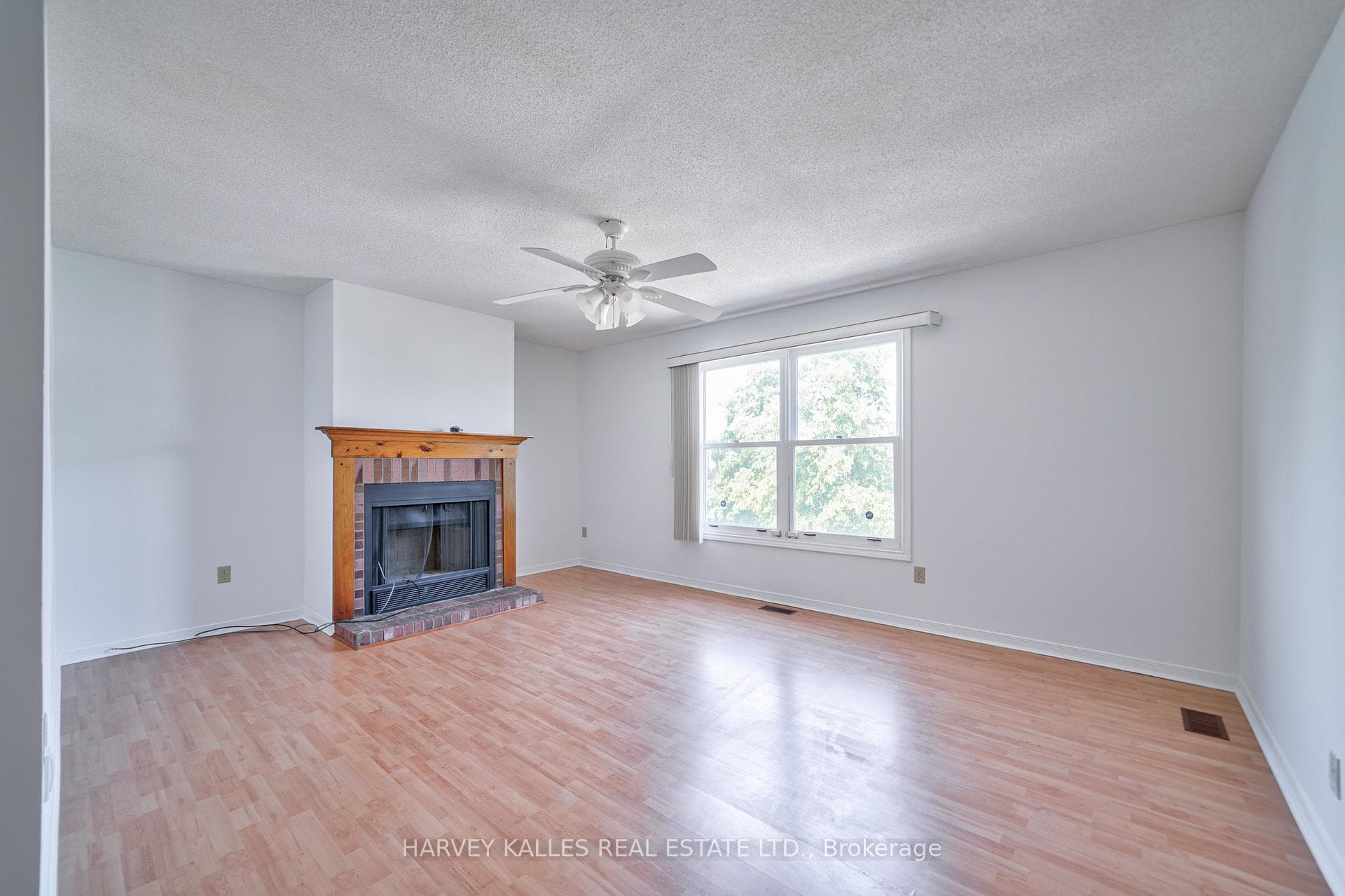 86 Bradbeer Crescent photo 20