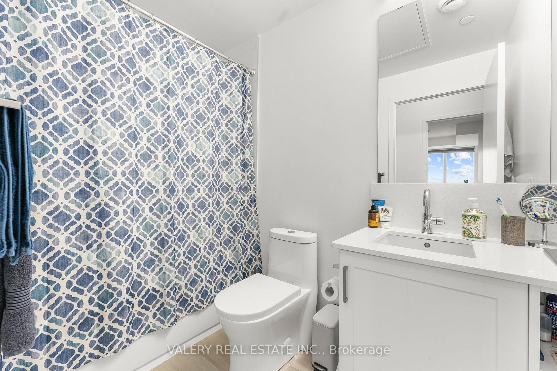 681 Yonge Street Unit 615 photo 18