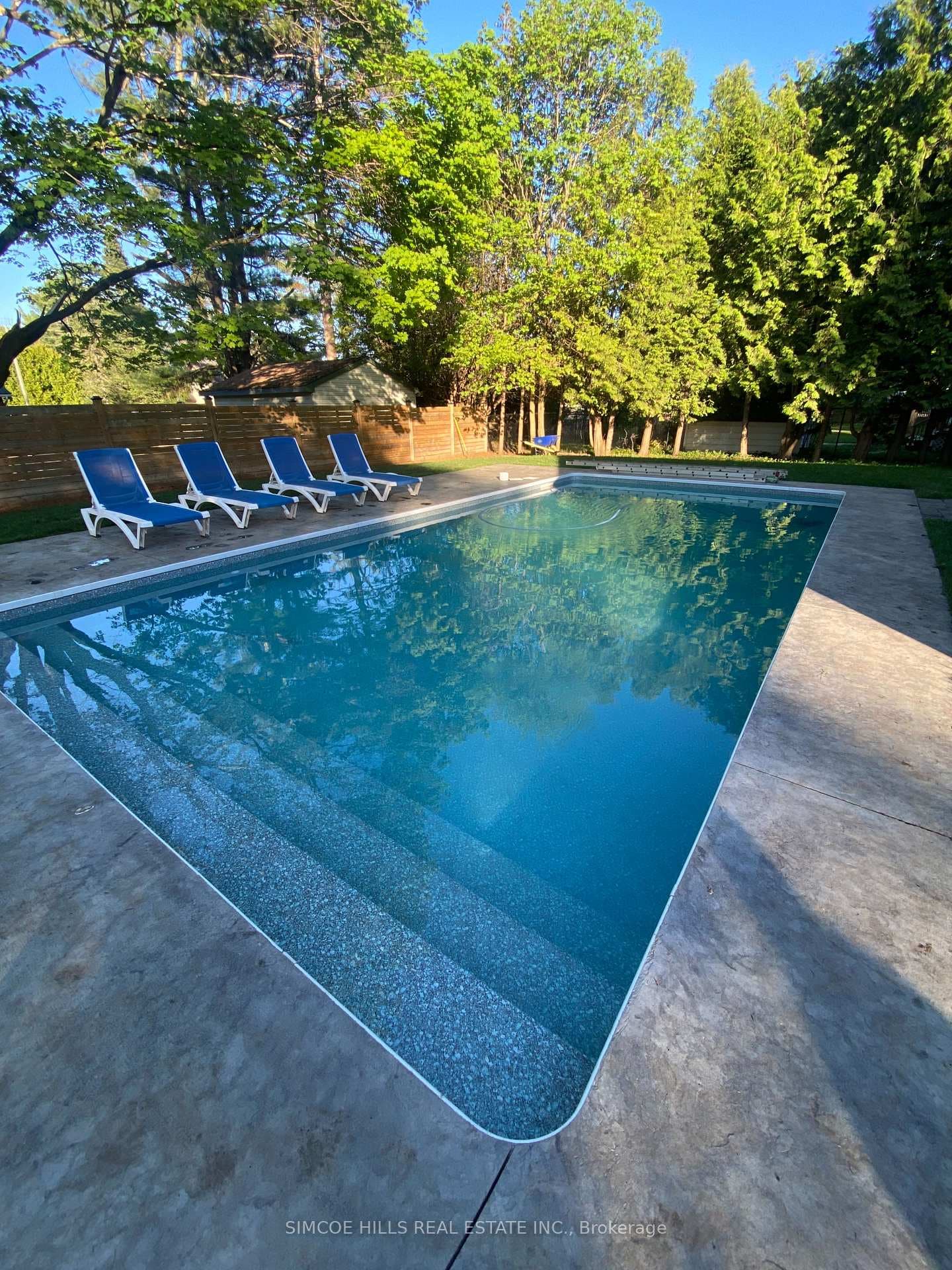 3295 Turnbull Drive photo 33