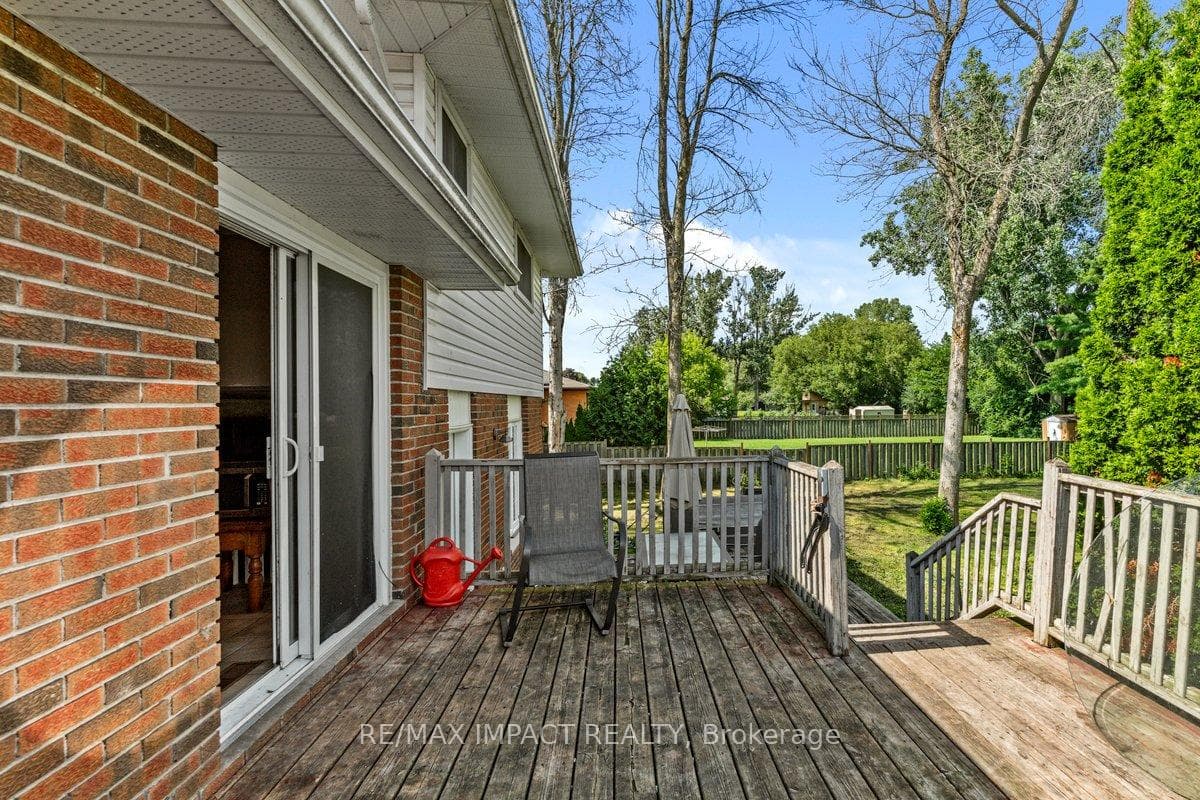 422 Montrose Road photo 16
