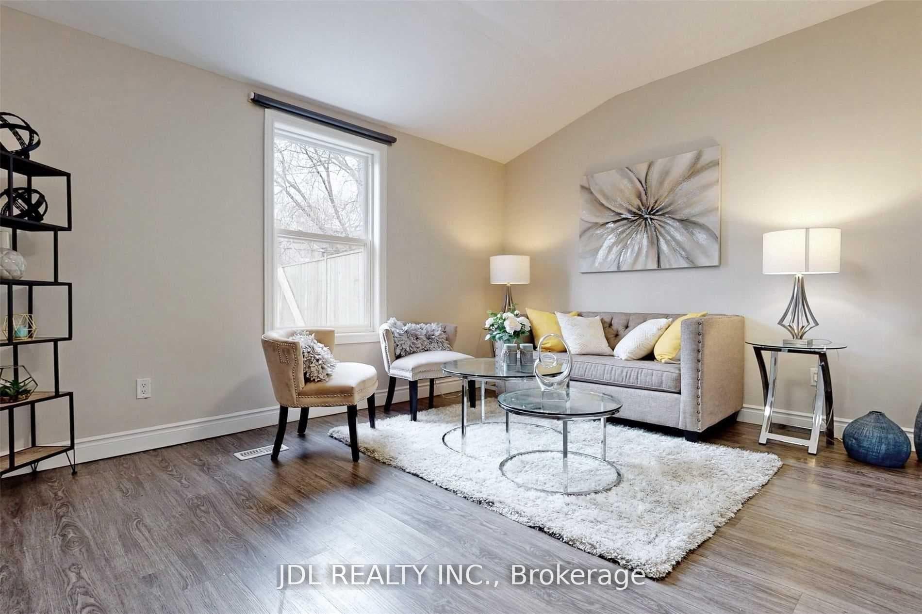 216 Mc Caul Street photo 5