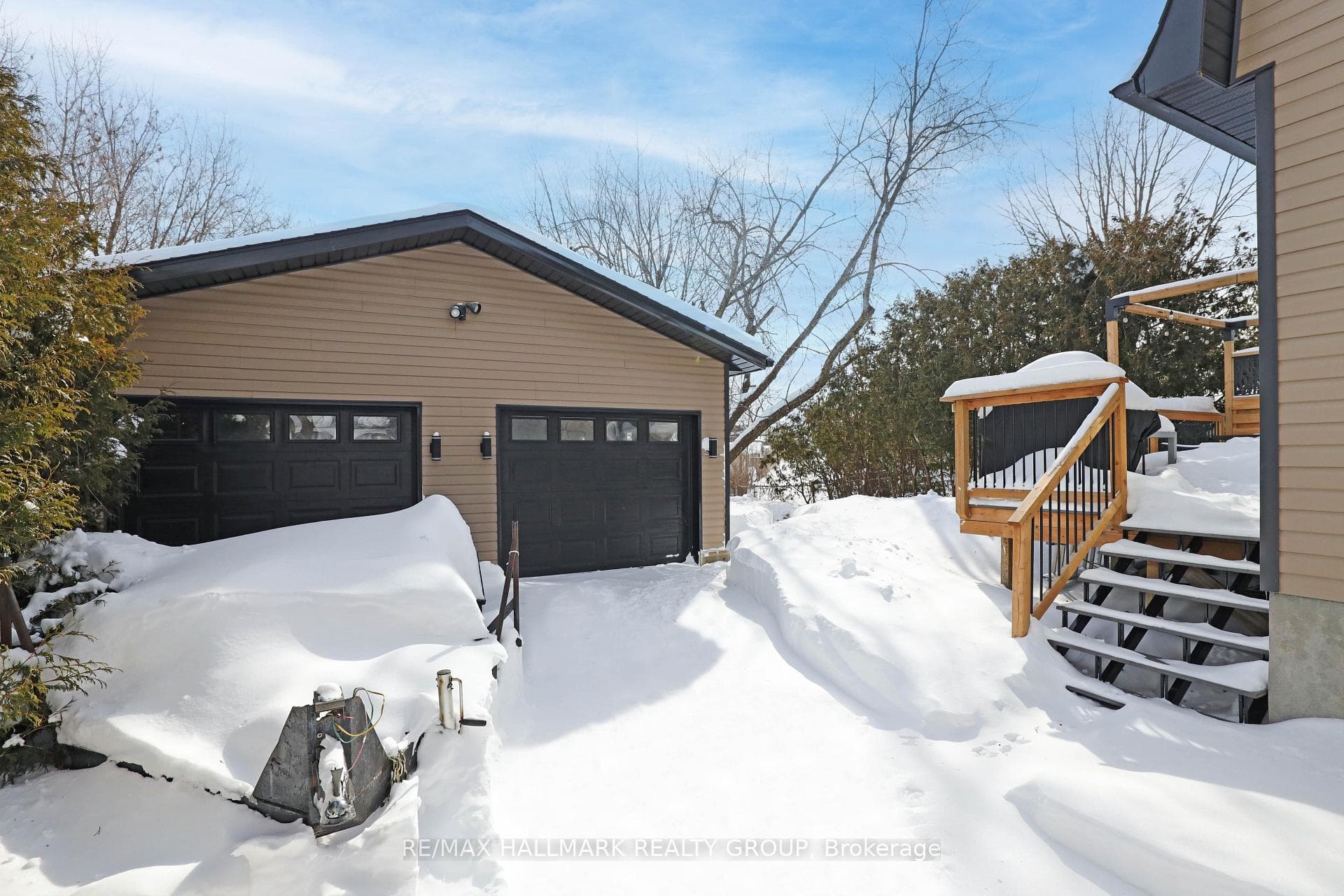 24' x 24' Heated & Insulated Garage (2020 build)