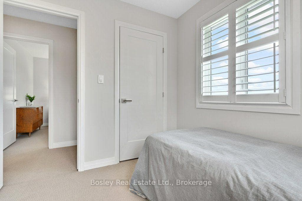 7 Bacon Lane photo 29