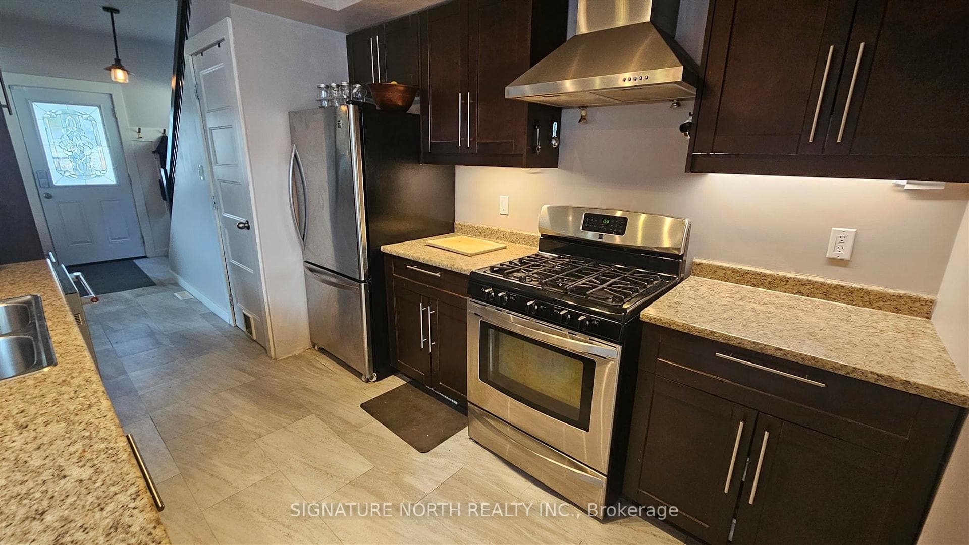 244 BALMORAL Street photo 14