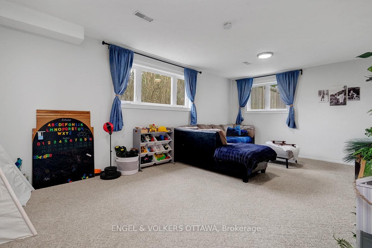 2963 Roger Stevens Drive photo 23
