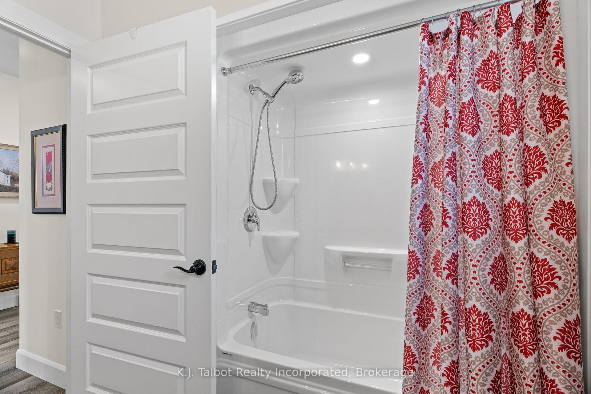 461 Warren Street photo 8