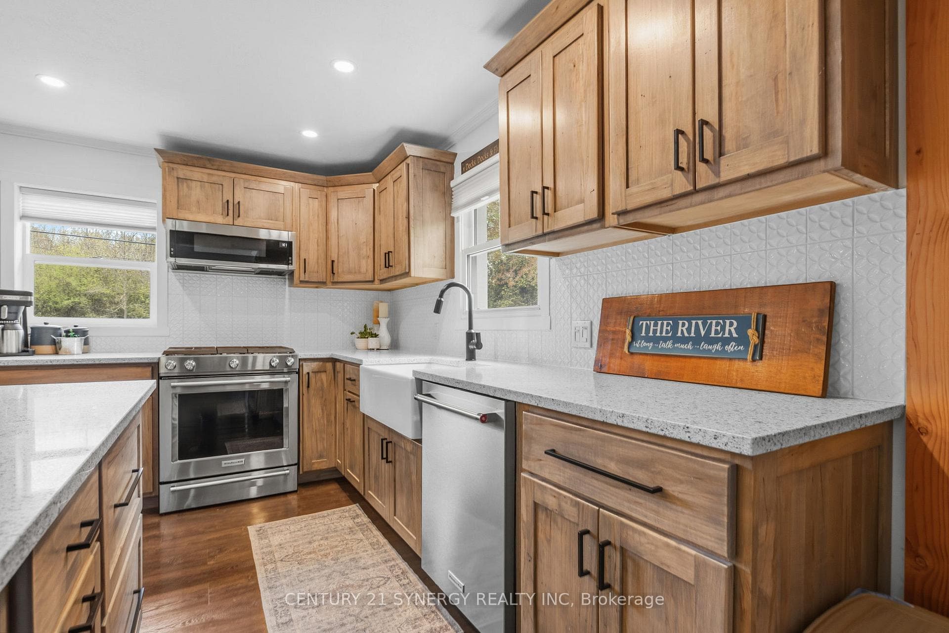 877 River Road photo 10