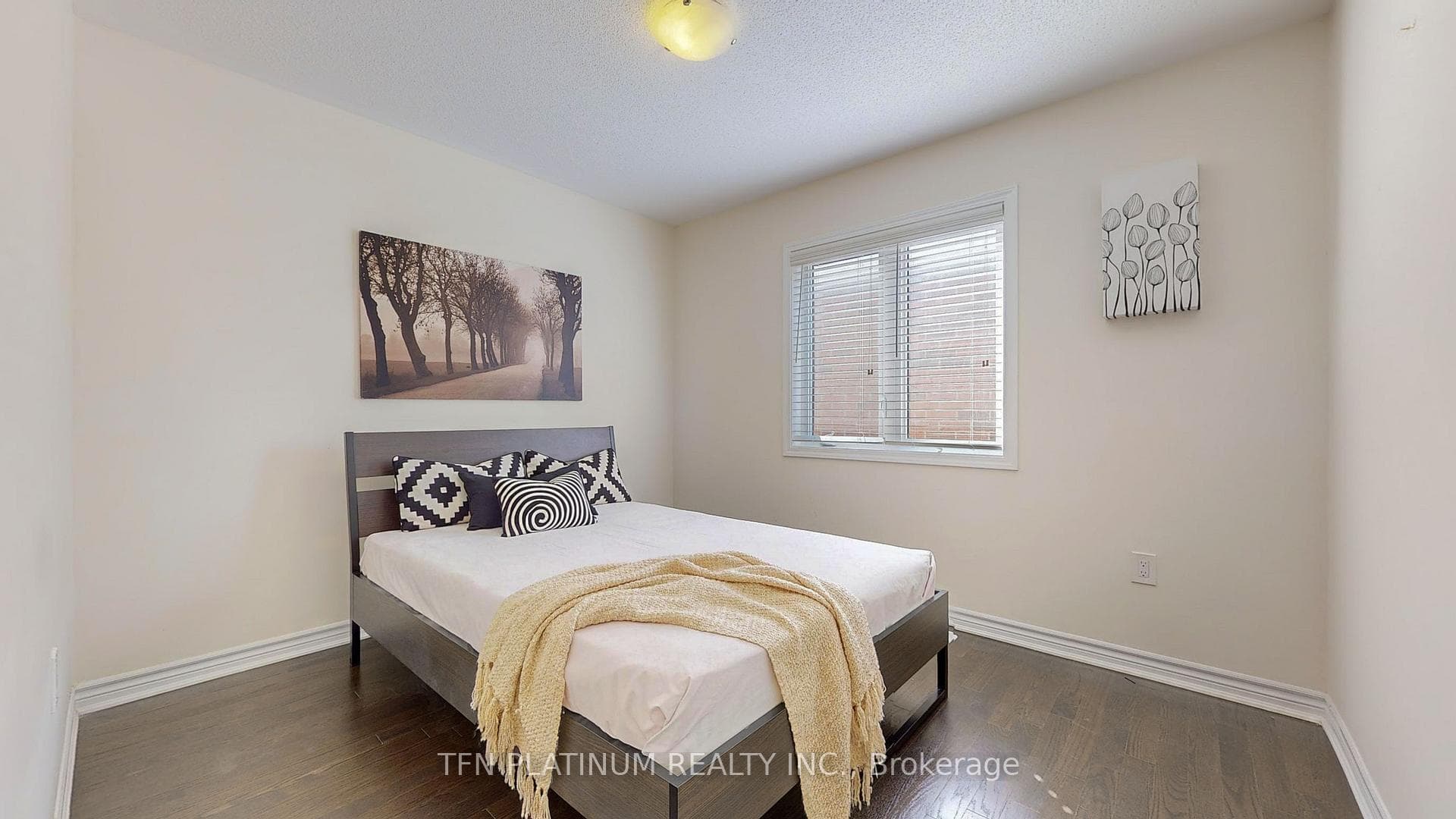 1299 Chretien Street photo 26