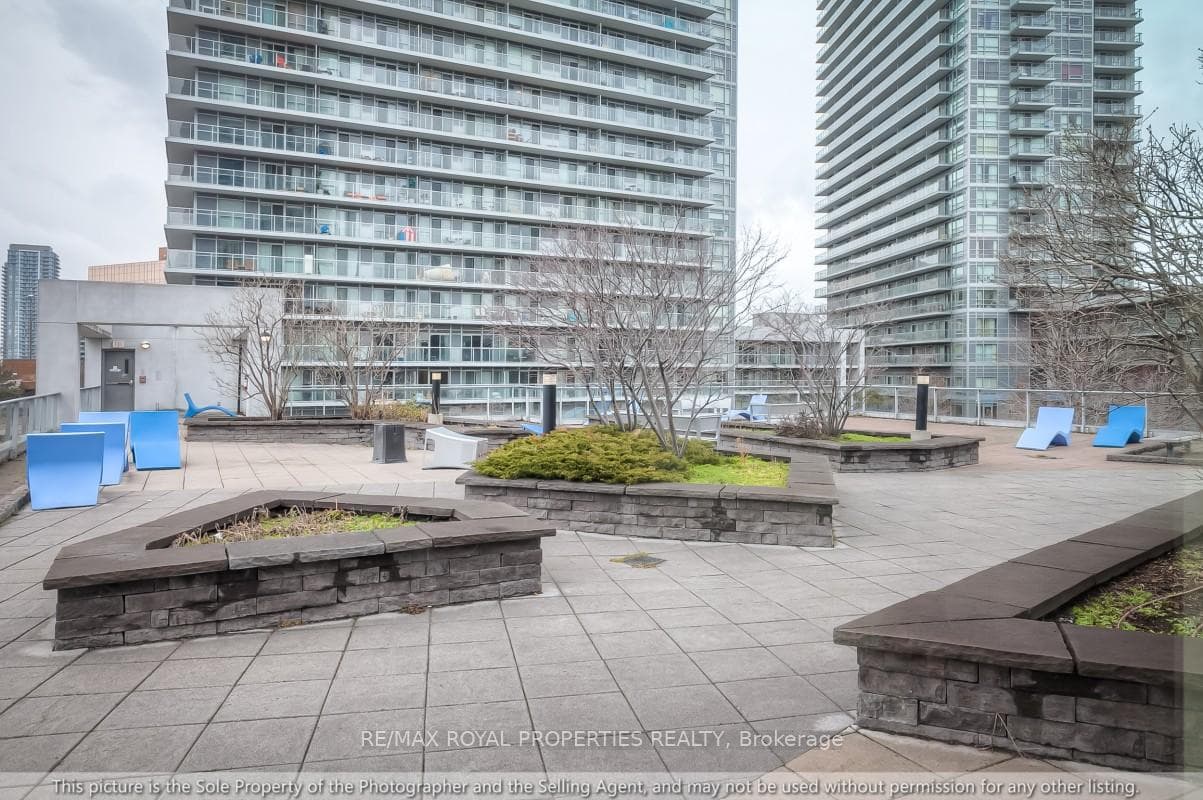 2015 Sheppard Avenue Unit 1503 photo 3