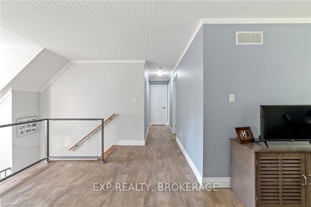 8702 GOOSEMARSH Line photo 29