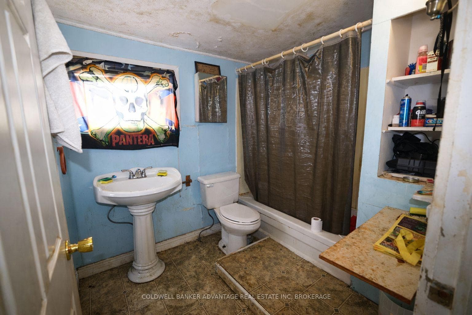 748 King Street photo 8