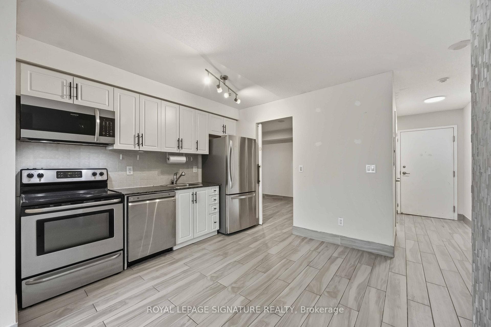 38 Joe Shuster Way Unit 1625 photo 20