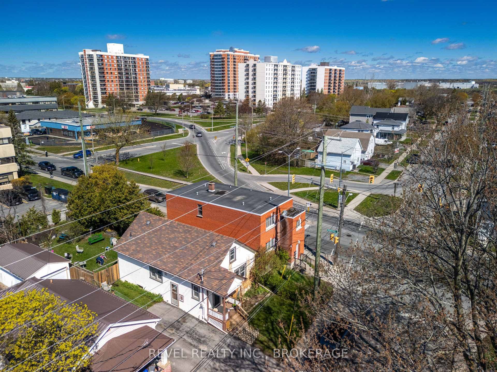 546 Macdonnell Street photo 7