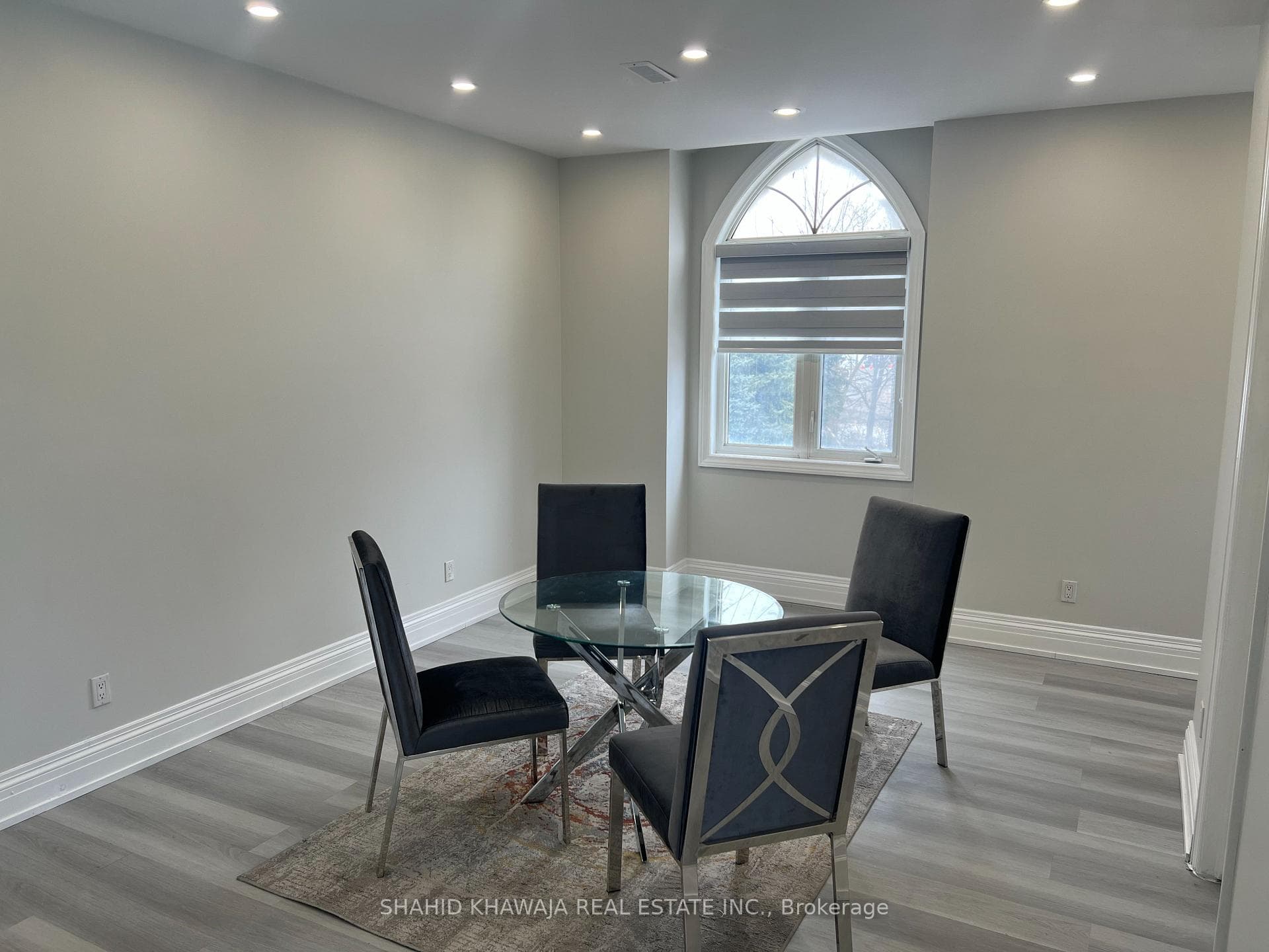 370 Queen Street Unit C photo 9