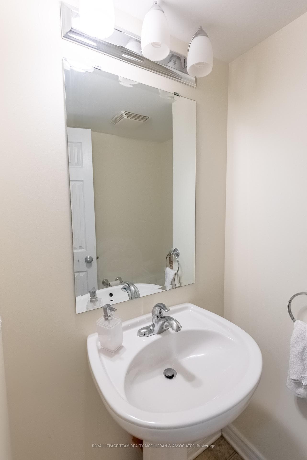 618 Chapman Mills Drive Unit 35 photo 8